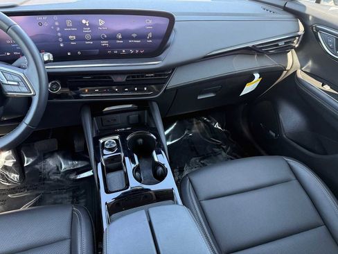 Used 2025 Buick Envision Preferred image 25