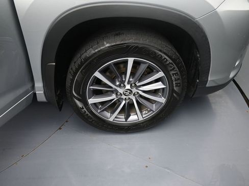 Certified 2018 Toyota Highlander XLE image 24