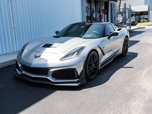 Used 2014 Chevrolet Corvette Stingray Coupe w/ 2LT Preferred Equipment Group RWD image 3