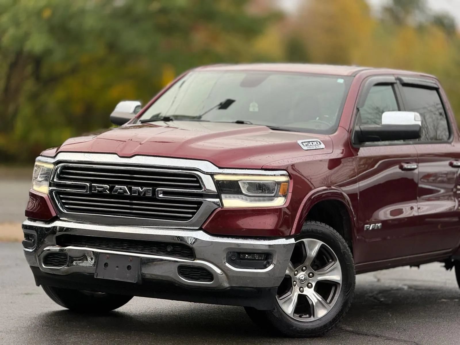Used 2019 RAM 1500 Laramie AWD/4WD image 2