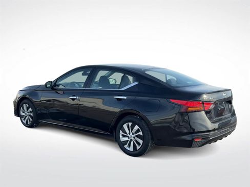 Used 2023 Nissan Altima 2.5 S image 7