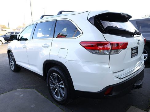 Used 2019 Toyota Highlander XLE image 6