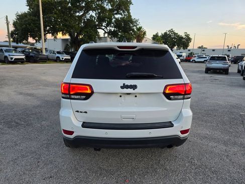 Certified 2018 Jeep Grand Cherokee Laredo AWD/4WD image 5