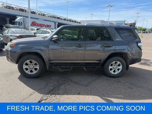 Used 2016 Toyota 4Runner SR5 Premium AWD/4WD image 2