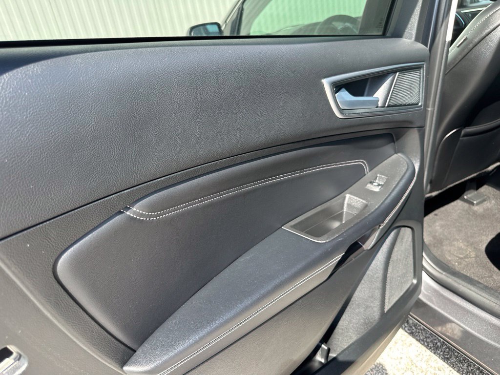 Certified 2024 Ford Edge Titanium AWD/4WD image 17
