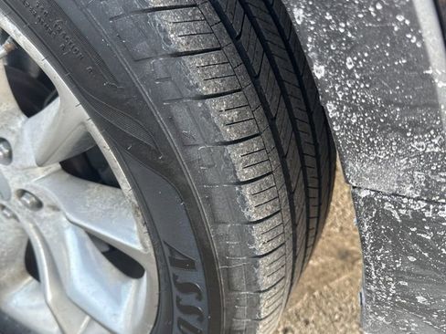 Used 2014 Ford Explorer XLT w/ Equipment Group 202A image 6