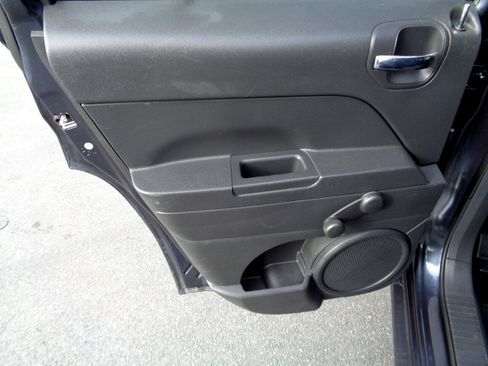 Used 2014 Jeep Patriot Sport w/ Tire & Wheel Group image 16