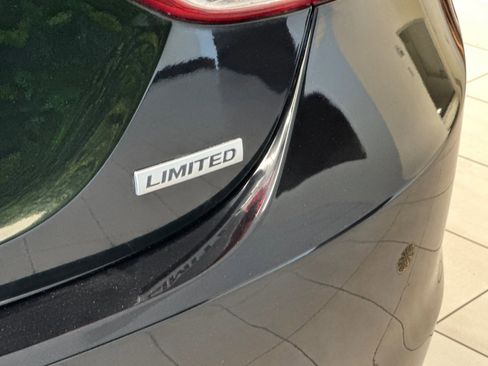 Used 2012 Hyundai Elantra Limited w/ Technology Pkg 5 image 25