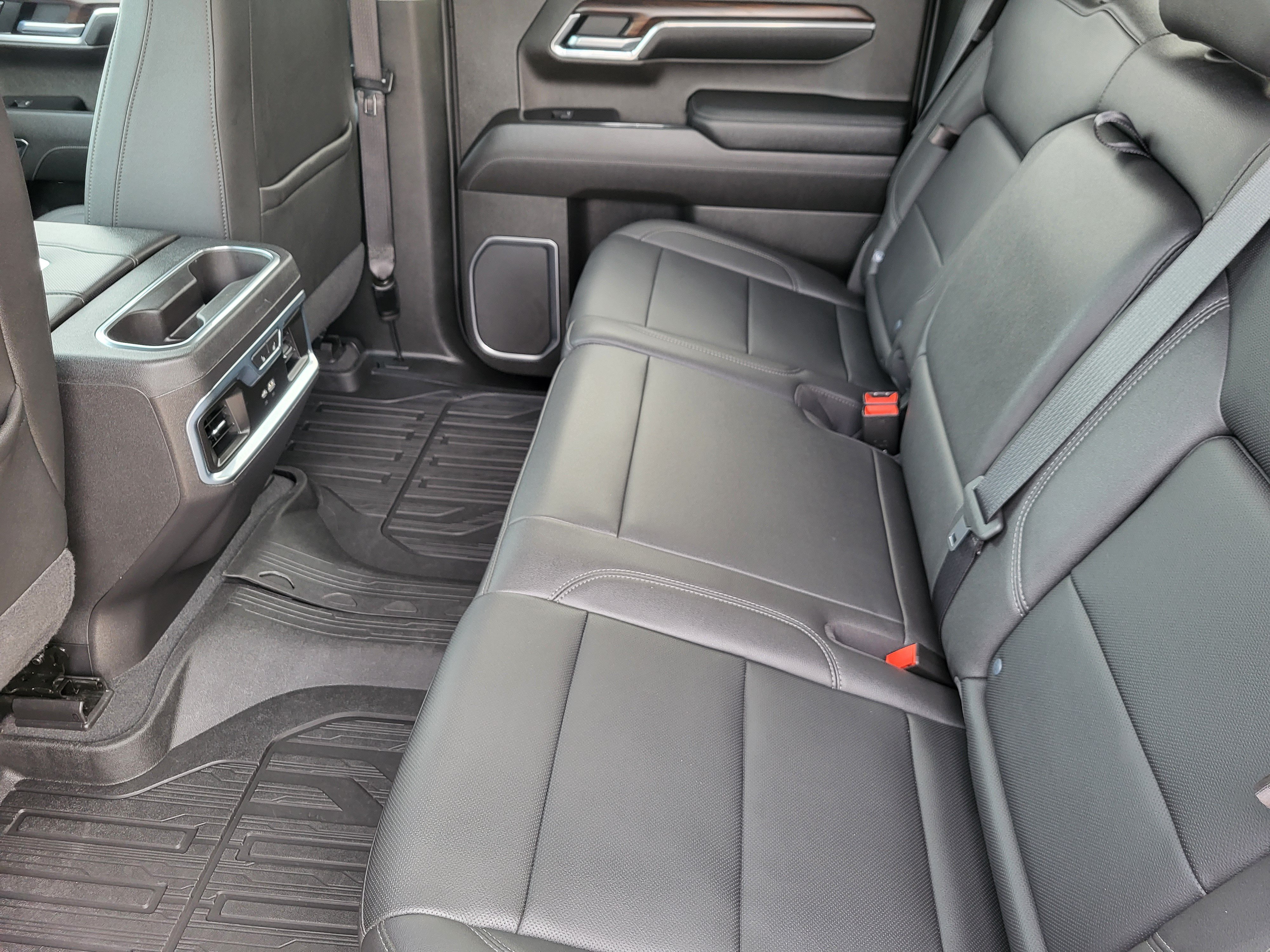 Used 2022 GMC Sierra 1500 SLT w/ SLT Premium Plus Package AWD/4WD image 30