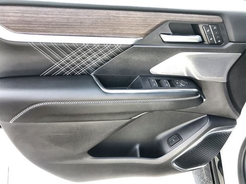 Used 2024 GMC Acadia Denali w/ Super Cruise Package image 13