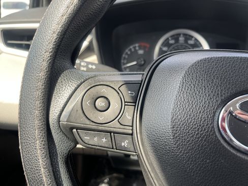 Used 2021 Toyota Corolla LE image 18