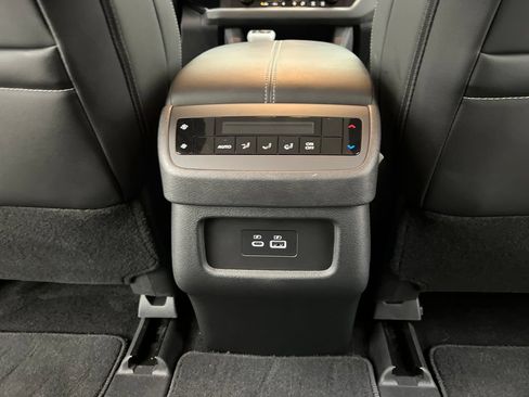 Used 2025 Nissan Pathfinder SL AWD/4WD image 24