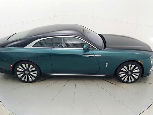 Used 2024 Rolls-Royce Spectre w/ Spectre Launch Package image 24