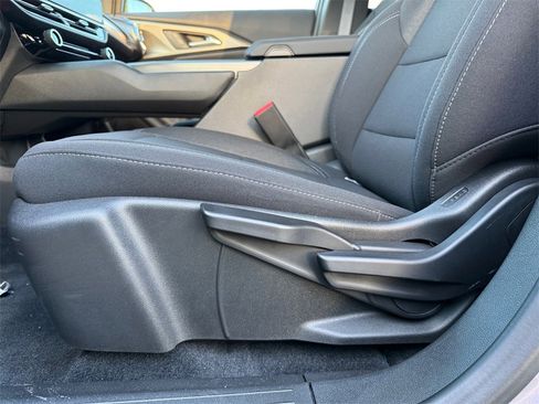 New 2026 Chevrolet Equinox EV LT w/ Midnight Package image 10