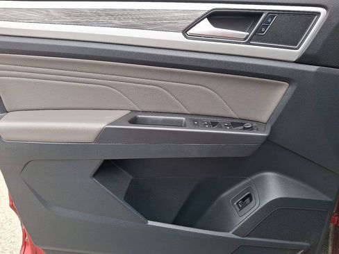 Used 2022 Volkswagen Atlas Cross Sport SE image 12