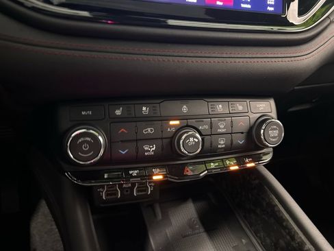 Used 2024 Dodge Durango R/T AWD/4WD image 24