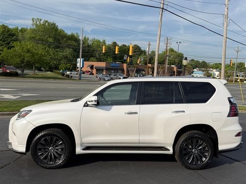 Used 2023 Lexus GX 460 w/ Sport Design Package w/ Accessory Package AWD/4WD image 4