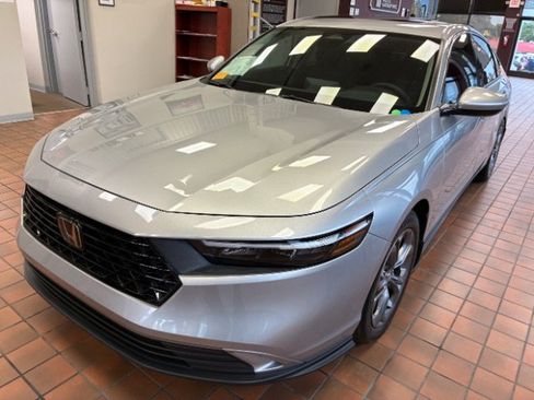 Used 2024 Honda Accord EX image 8