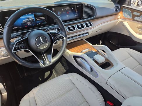 Used 2025 Mercedes-Benz GLE 350 4MATIC image 8
