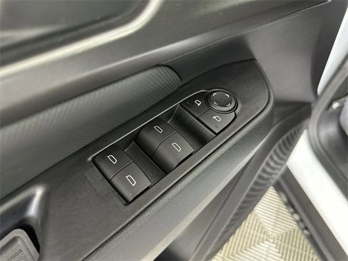 New 2025 Chevrolet Equinox EV LT image 22