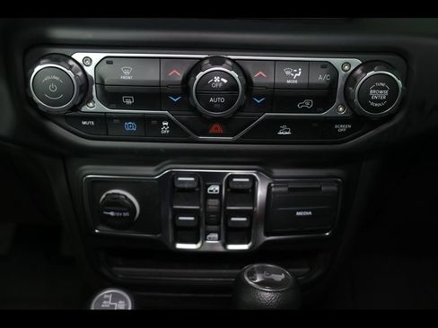 Used 2023 Jeep Wrangler Unlimited w/ Convenience Group AWD/4WD image 25