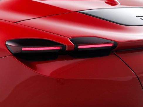 Certified 2025 Ferrari Roma Spider RWD image 20