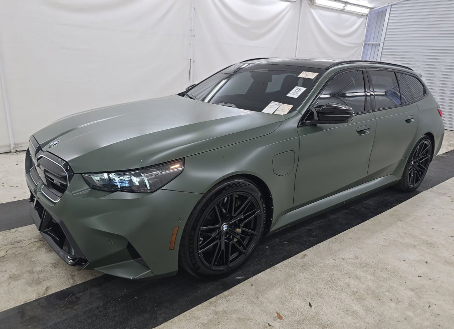 Used 2025 BMW M5 Touring AWD/4WD image 3