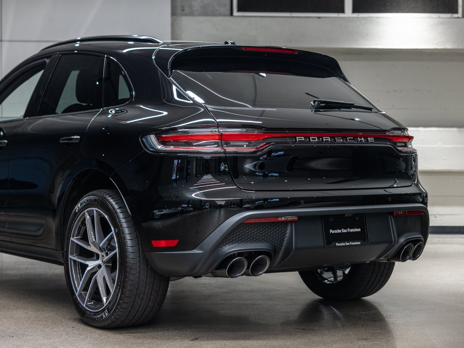 Used 2026 Porsche Macan AWD/4WD image 23