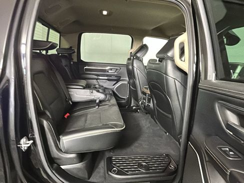 Used 2019 RAM 1500 Laramie AWD/4WD image 33