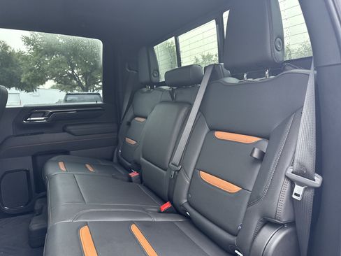 Used 2025 GMC Sierra 2500 AT4 w/ AT4 Premium Plus Package AWD/4WD image 25