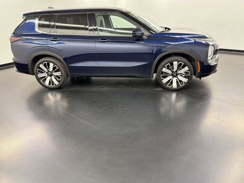 Used 2025 Mitsubishi Outlander SEL FWD image 8
