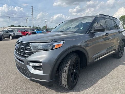Used 2023 Ford Explorer XLT w/ Equipment Group 202A image 29