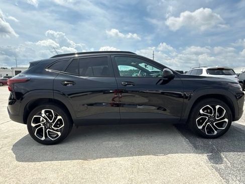 Used 2025 Chevrolet Trax RS w/ Sunroof Package FWD image 6