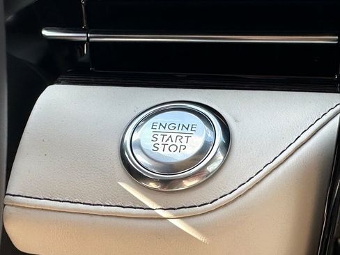 New 2026 Lincoln Nautilus Black Label w/ Jet Appearance Package AWD/4WD image 11
