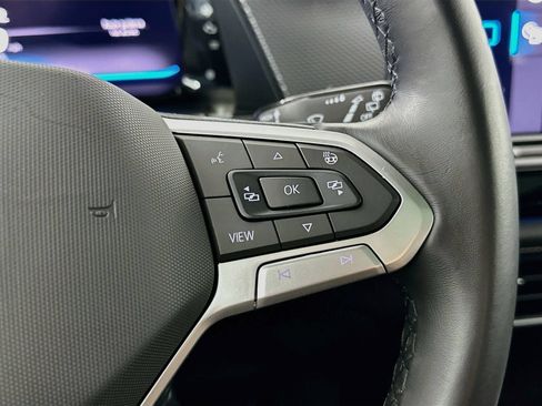 Certified 2024 Volkswagen Atlas Cross Sport SEL R-Line AWD/4WD image 19