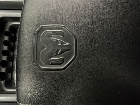 Used 2022 RAM 1500 Laramie AWD/4WD image 19