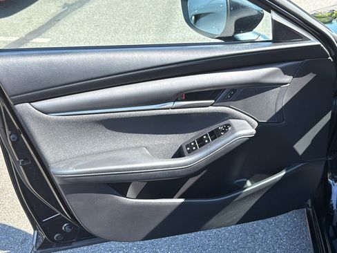 Used 2022 MAZDA MAZDA3 Sedan FWD image 8