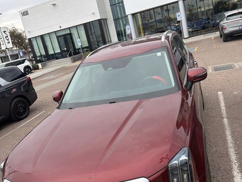 Used 2023 Kia Telluride S image 8