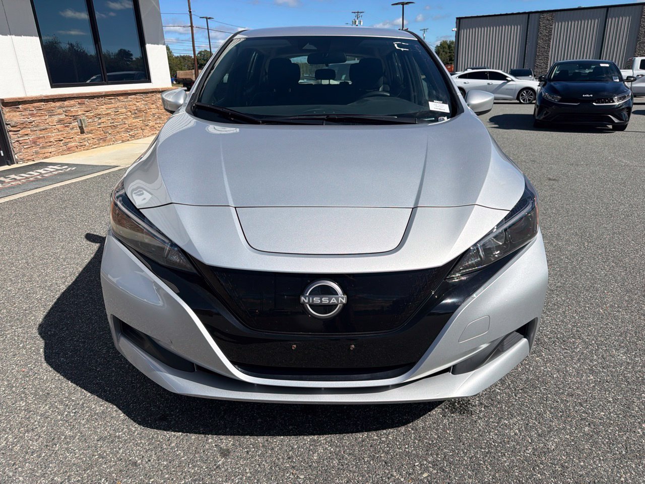 Used 2025 Nissan Leaf S FWD image 9