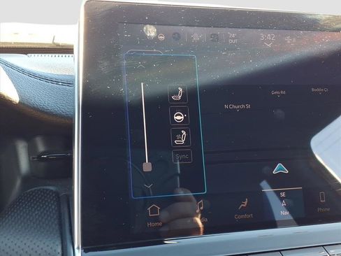 Used 2025 Jeep Compass Trailhawk w/ Trailhawk Elite Group image 17