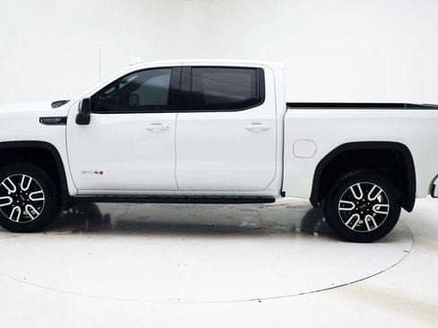 Used 2025 GMC Sierra 1500 AT4 w/ Technology Package AWD/4WD image 7