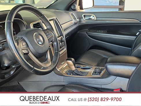 Used 2017 Jeep Grand Cherokee Limited AWD/4WD image 9