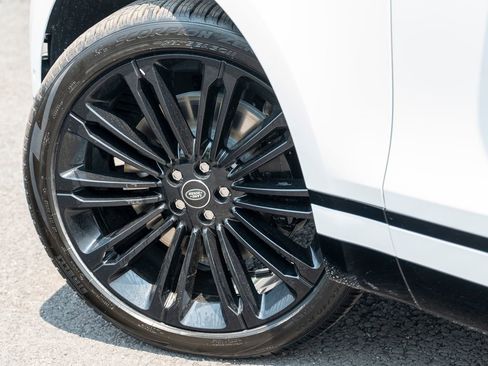 New 2026 Land Rover Range Rover Velar Dynamic SE image 9