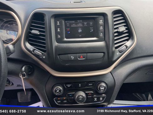 Used 2017 Jeep Cherokee Sport w/ Safety Group AWD/4WD image 16