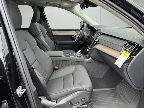New 2026 Volvo XC90 B6 Plus w/ Protection Package Premier image 11