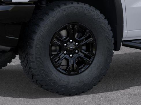 New 2026 Chevrolet Silverado 1500 ZR2 image 9