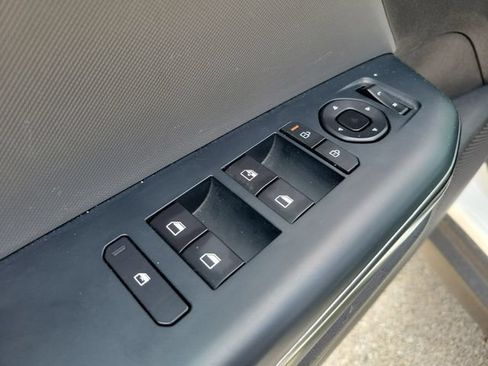 Used 2025 Kia K4 FWD image 21