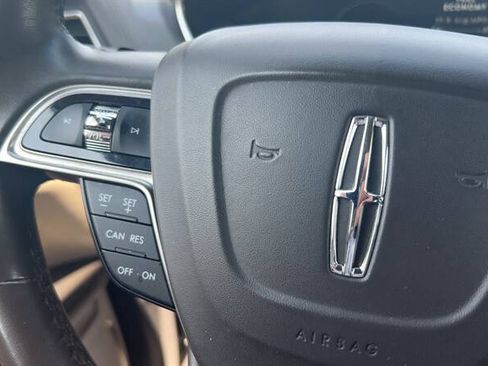 Used 2019 Lincoln Nautilus Select AWD/4WD image 22