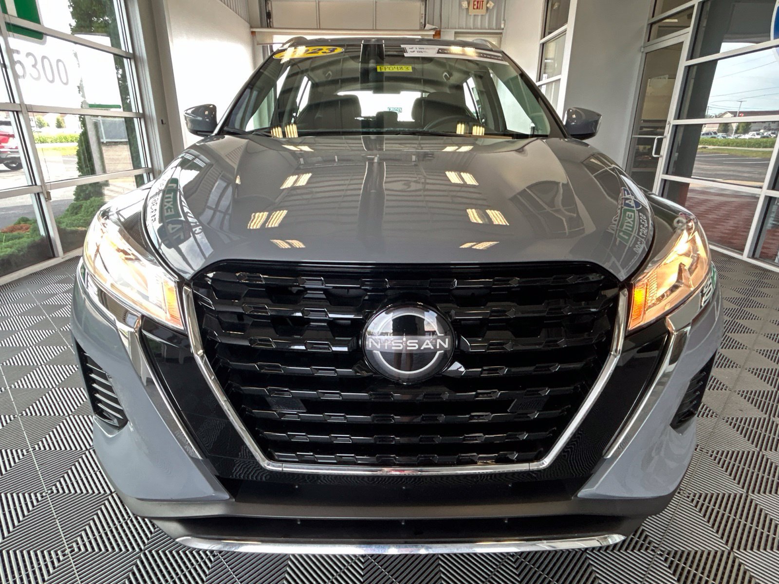 Used 2023 Nissan Kicks SV FWD image 2