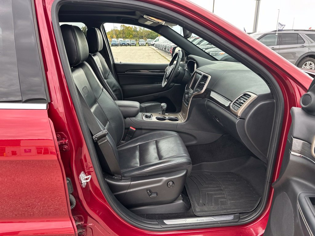 Used 2015 Jeep Grand Cherokee Overland w/ Advanced Technology Group AWD/4WD image 21